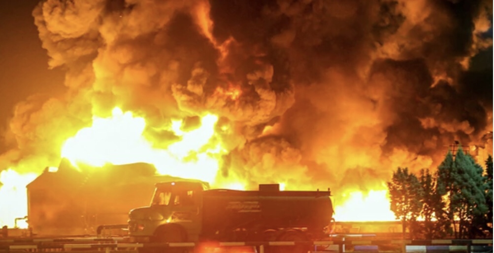 Fearless Citizens run toward fire despite “Apiate explosion” experience